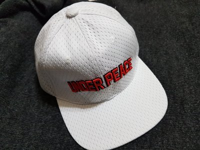 (抓抓二手服飾)  UNDER PEACE  帽子  全新  白色  刺繡