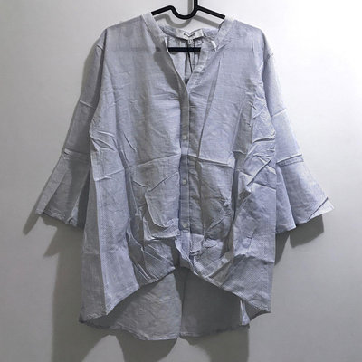 正韓H:Connect韓國法式浪漫V領開襟排釦荷葉七分袖縮口橫條條紋造型襯衫