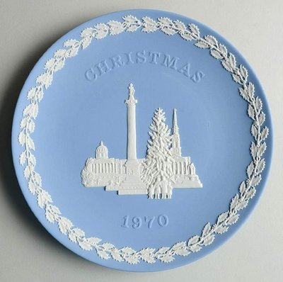 英國皇室精品 Wedgwood Jasper 碧玉 絕版藍底白浮雕經典系列年度盤 (送 1970 年次親友的最佳禮物) 