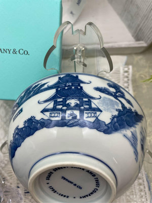Tiffany &amp;Co 青花碗 直徑約12.5高5.5，極輕微使用痕跡 應不是手繪 但是非常精美 單價為一個