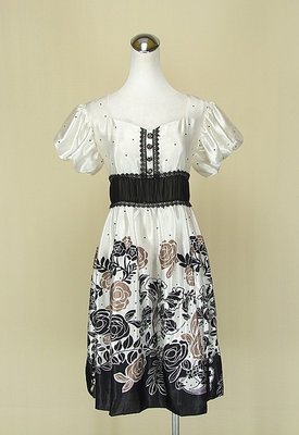 ◄貞新二手衣►NICE CLAUP 日本 白色花朵羅馬領短袖蕾絲緞面洋裝M(1號)(78420)
