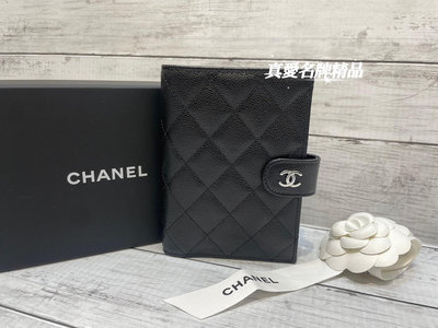 《真愛名牌精品》CHANEL AP3791 黑色荔枝皮 銀扣 護照萬用套 *全新*代購