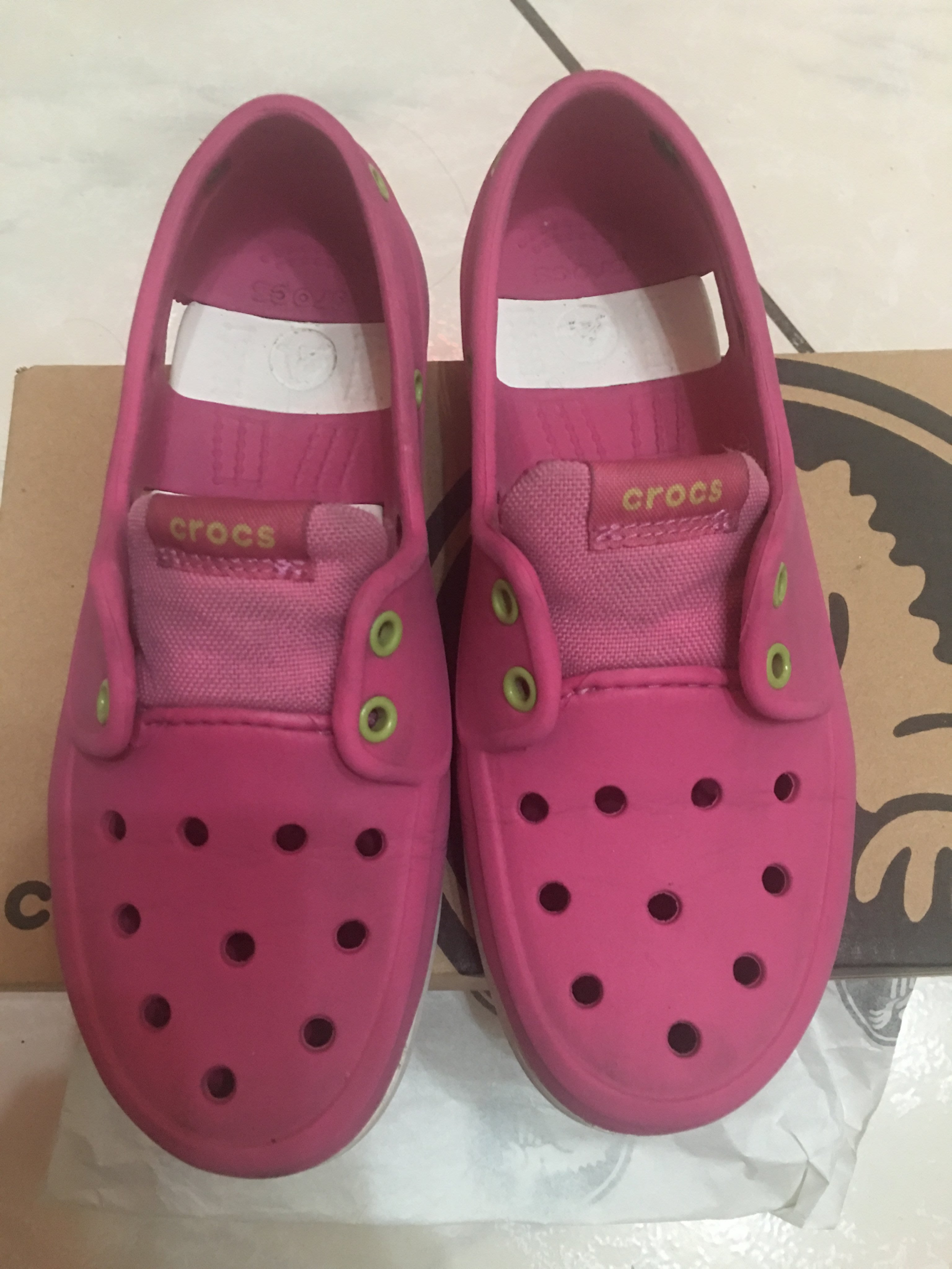 crocs j 2