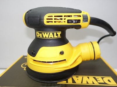 含稅【新宇五金工具行】美國 DEWALT 得偉 DWE6423 六段調速 砂紙機 磨砂機 研磨機 附集塵袋喔！(特價)