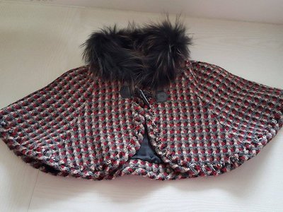 BURBERRY 紅色 黑色 米色 灰色 駝色 毛領 格紋 牛角扣 短版 斗篷 小外套