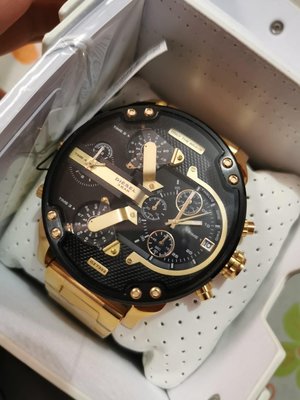 DIESEL Mr. Daddy 2.0 黑色面錶盤 金色不鏽鋼錶帶 三眼計時 男士手錶 DZ7333