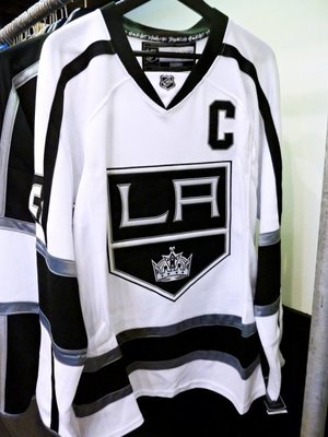 Cover Taiwan 官方直營 NHL Los Angeles Kings 國王隊 冰球衣 曲棍球 白色 黑 嘻哈