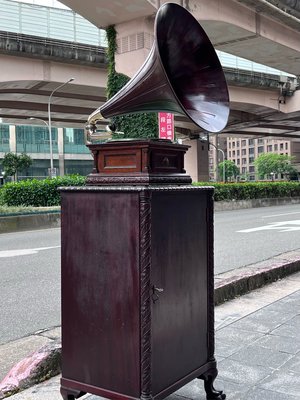 1905年 英國 HMV 頂級 木喇叭 留聲機 及 唱片櫃 可分期 24 期  零率利 電洽Mr .Fu