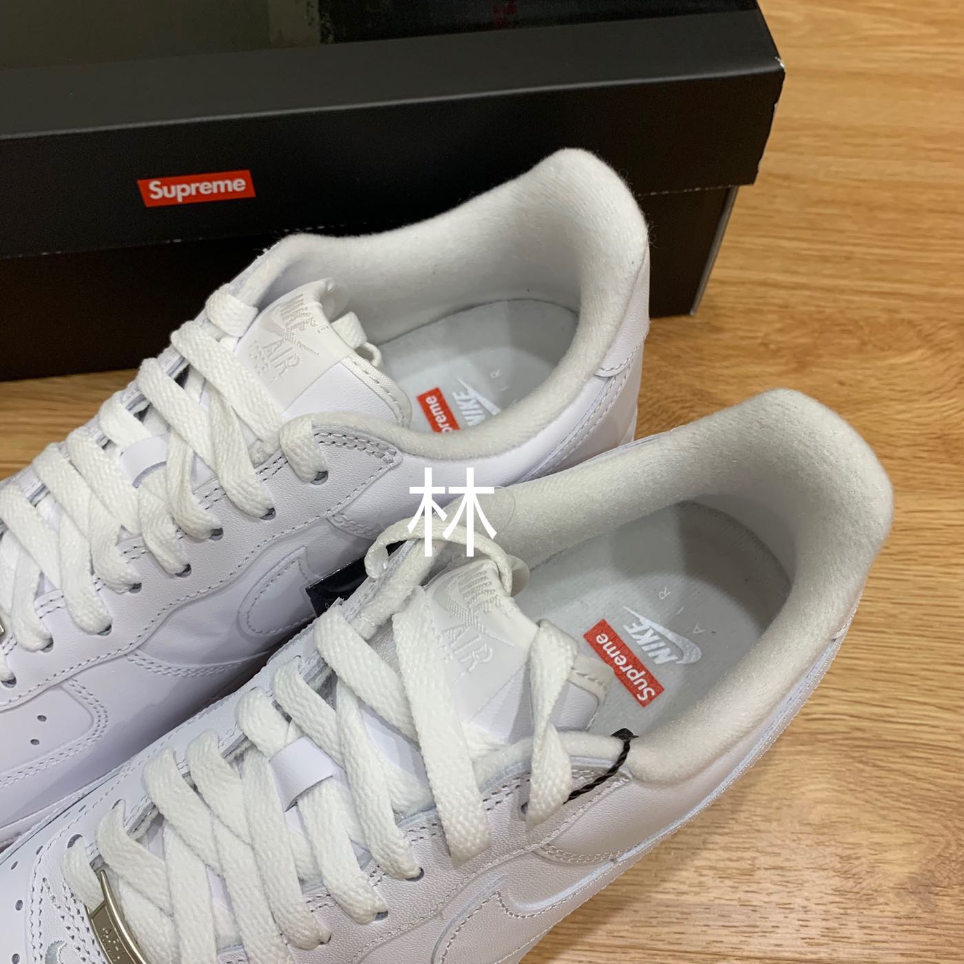 全新Supreme x Nike Air Force 1 Low White 全白小紅標空軍一號聯名