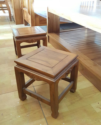 柚木雕刻四方小椅.桌邊椅.庭院椅.矮凳~ 特價$990