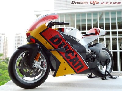【Maisto 精品】1/6 Ducati German Flag 杜卡迪 世界循環賽 賽車~全新【打擊 高利潤】~