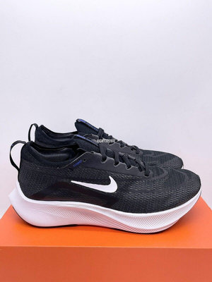Nike Zoom Fly 4 黑白女子超彈碳板跑步鞋 CT2401-001【ADIDAS x NIKE】