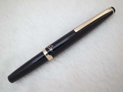 B034 百樂 日本製 黑桿短鋼筆 18k F尖(7成新)
