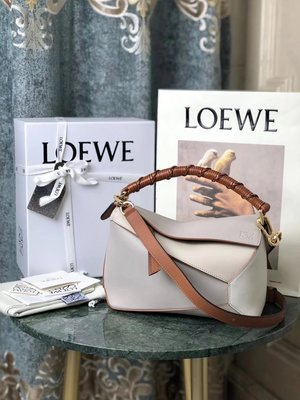 現貨熱銷-大牌潮款現貨Loewe羅意威 2022新款Puzzle Edge 編織手提拼色幾何包手提包單肩斜挎包女包