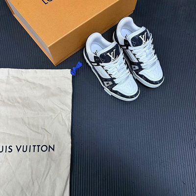 Louis Vuitton LV Trainer黑白牛仔 3