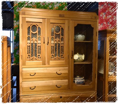 ^_^ 多 桑 台 灣 老 物 私 藏 ----- 質硬紋美的台灣老烏心石木櫃