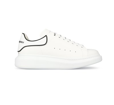 [全新真品代購-S/S23 新品!] Alexander McQueen 黑框LOGO細節 白鞋 / 休閒鞋 AMQ