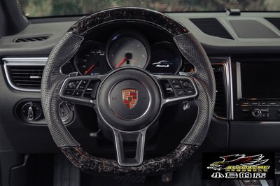 【小鳥的店】保時捷 porsche 911 macan cayenne 鍛造碳纖維款 變形蟲 方向盤 造型方向盤