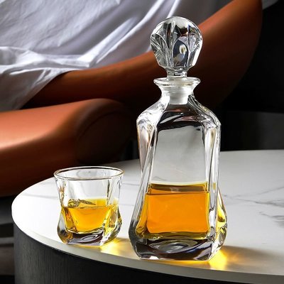 新款高檔酒樽水晶玻璃家用密封磨砂酒瓶個性威士忌酒杯醒酒器套裝-小熊百貨