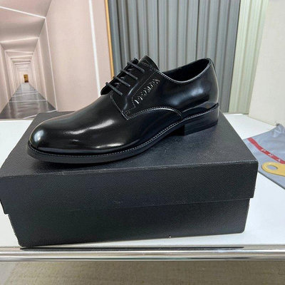 代購#Prada正裝男鞋黑色開邊牛皮鞋面牛皮內里