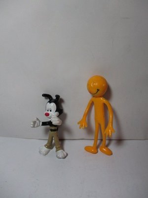 《瑋哥童趣屋》早期 軟膠鐵絲 娃娃，2個合售~(尺寸高約：9.5 cm &amp; 12.5 cm，很舊了)…促000