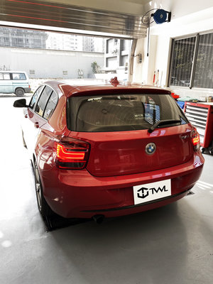 《※台灣之光※》全新BMW F20 116I 118I 前期專用 LED紅白光柱光條原廠款後燈 尾燈