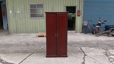 【安鑫】二手~2.6尺柚木色開門三抽櫃 實木櫃 收納櫃 置物櫃 玄關櫃 古董櫃 古件【A401】
