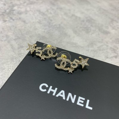 Chanel logo 星星 耳環 《精品女王全新＆二手》