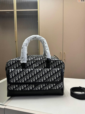 Leann代購~Dior 迪奧 新款寵物包包 好還很有型 尺寸39.20.32