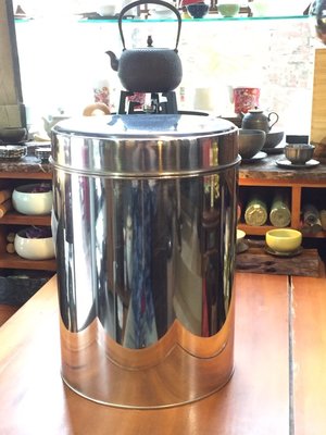 平蓋白鐵五斤茶葉罐，可重疊好收納，適合儲存茶葉 密封性佳 茶具 茶倉 茶罐 不銹鋼 台灣製 MIT