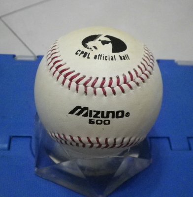 棒球天地--全新1994中華職棒5年Mizuno 500實戰球.表皮偏黃屬自然氧化現象