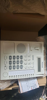 Panasonic 國際牌 松下 KX-T7730X 顯示話機一台 1800元 6台合購一台1700 元 白色 附台灣松下保證書