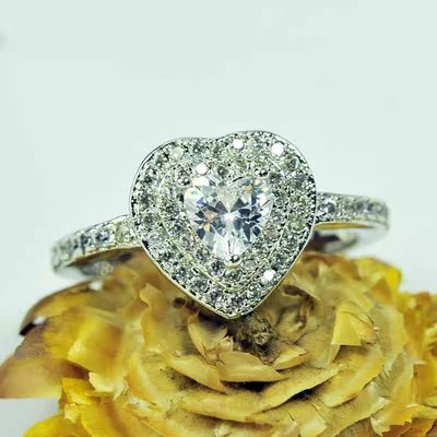 日韓時尚一克拉 愛心美鑽擬真鑽石戒指結婚戒指求婚戒白金銀戒台情人節生日禮物買一送二