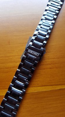 現貨供應 精工 SEIKO 不鏽鋼製實心錶帶   指定款式:20mm 黑色錶帶 。