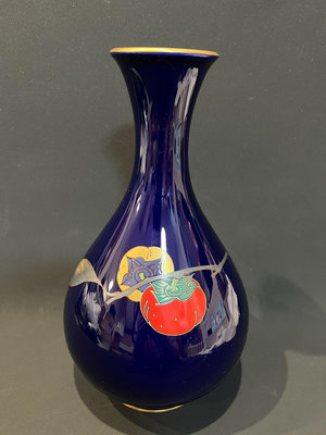 日本原裝進口，香蘭東社花瓶，香蘭社柿子畫片花瓶，帝王藍香蘭社