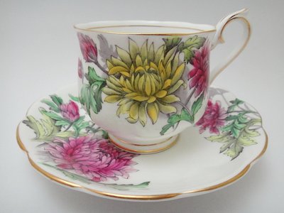 【二 三 事】英國製Royal Albert月份之花系列手繪描金咖啡杯&amp;盤(菊花)