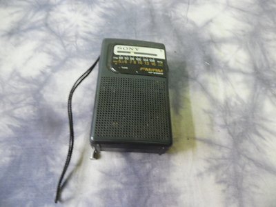 紫色小館-56--------古早SONY收音機