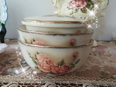 粉紅玫瑰精品屋~韓國進口Queen Rose女皇金玫瑰金邊陶瓷帶蓋飯碗湯碗套裝~