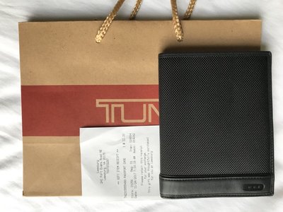 TUMI 新款《防盜感應》經典耐刮材質 全黑色多層卡層 護照夾 美國購回 保證正品 含提袋 現貨在台北 機場免稅賣5500