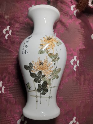 金欣古玩，台灣早期件中華金門陶瓷糊蝶花瓶瓷器拍賣～0691～