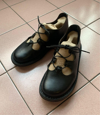 極新🎈德國正品 手工 真皮TRIPPEN 女款 37（24）經典蟑螂鞋 復古 娃娃鞋 休閒鞋