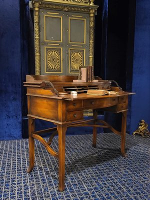 ⚜️卡卡頌 皇家 .歐洲古董 ⚜️英國 胡桃木 可掀式 桌面自動收闔 寫字桌 書桌- 特殊完整漂亮 G184 ✬