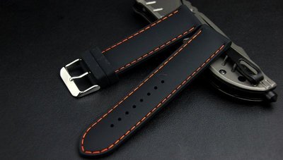 艾曼達精品~20mm超優手感,歐洲市場同步上架,平面高質感silicone strap 矽膠錶帶不鏽鋼製錶扣橘線