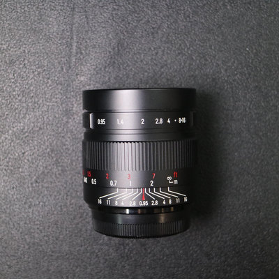 七工匠 35mm f0.95 人文定焦鏡頭適用于富士xf卡口