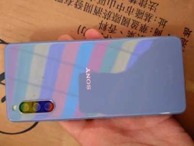 SONY Xperia 10 III ， xq bt52,5G手機 螢幕內顯示破 按開機有震動，外觀些微污垢 有沒有鎖不知道