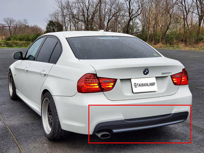 《※台灣之光※》全新BMW E90 E91 M-TECH MTK 後期款 後保桿後中巴後下巴左出雙孔PP材質