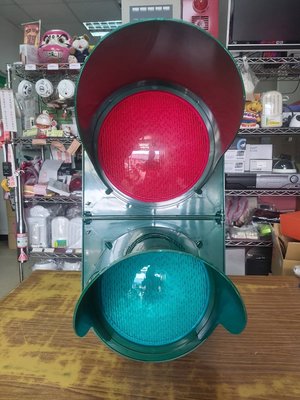 LK-104 車道紅綠燈 可直立安裝   停車場管制系統  .停車場管制系統 車道紅綠燈 燈箱 感應燈 偵測器
