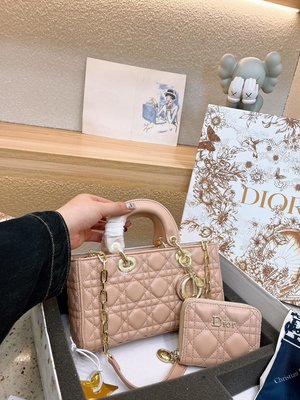 【熱銷】Dior新款橫版腋下戴妃包 手提包斜挎包 經典藤格紋縫線 折疊禮盒