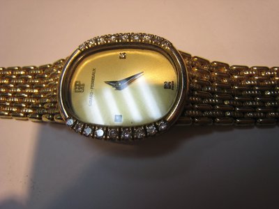 東京二手名品~GP 芝柏 女鑽錶  原鑲鑽~難得糊塗 ~賣同行18K金(750) 你比較高就賣給你