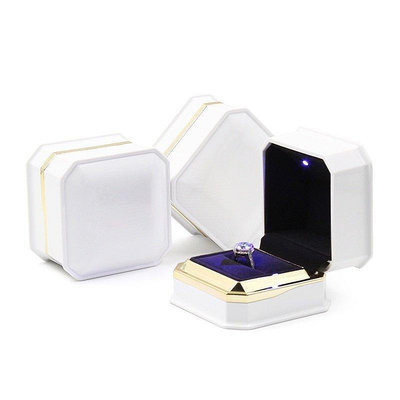 高檔八角邊首飾盒帶燈創意求婚戒指盒LED光項鏈盒禮物盒-來可家居